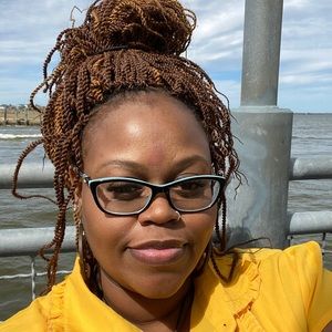 Meet your Posher, Dana